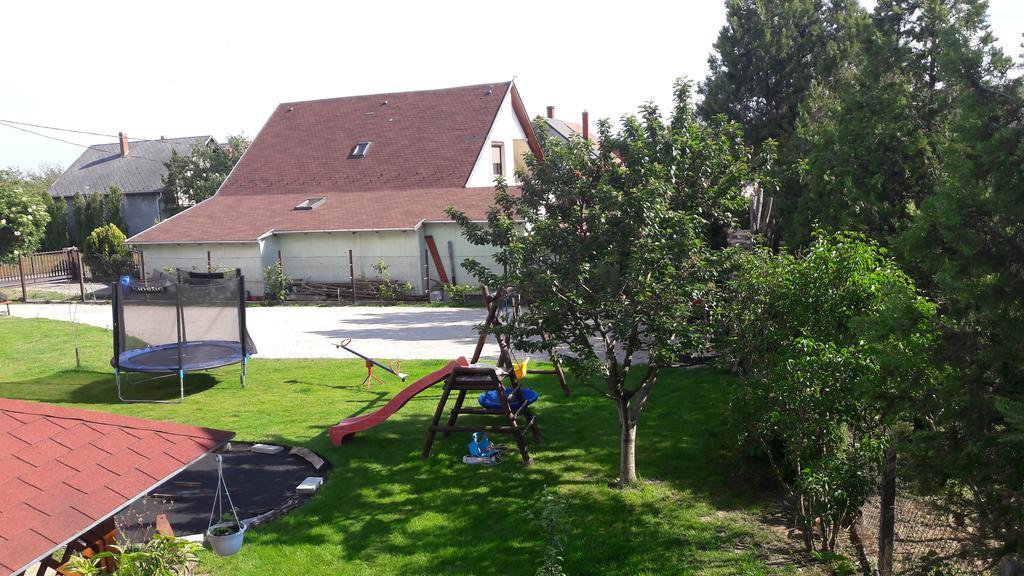 Szaloky Apartmanhaz *