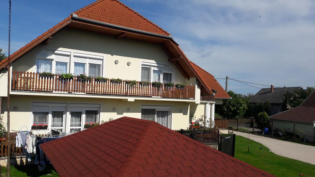 Szaloky Apartmanhaz *