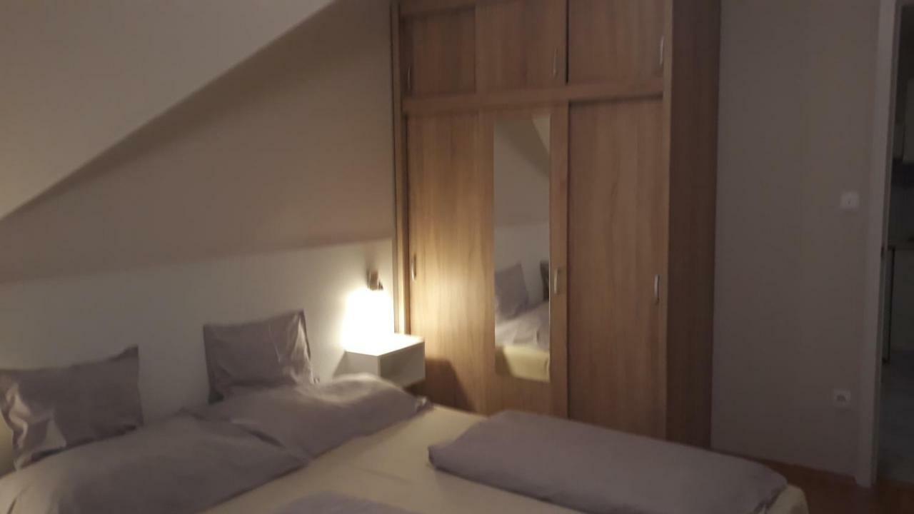 Szaloky Apartmanhaz *