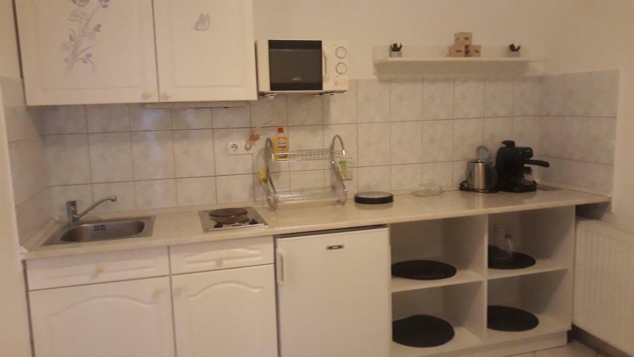 Apartment Szaloky Apartmanhaz Gyenesdias