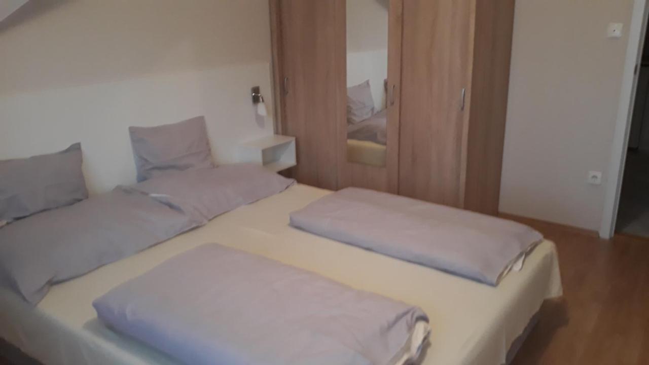 Apartment Szaloky Apartmanhaz Gyenesdias