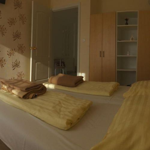 Szaloky Apartmanhaz Gyenesdias
